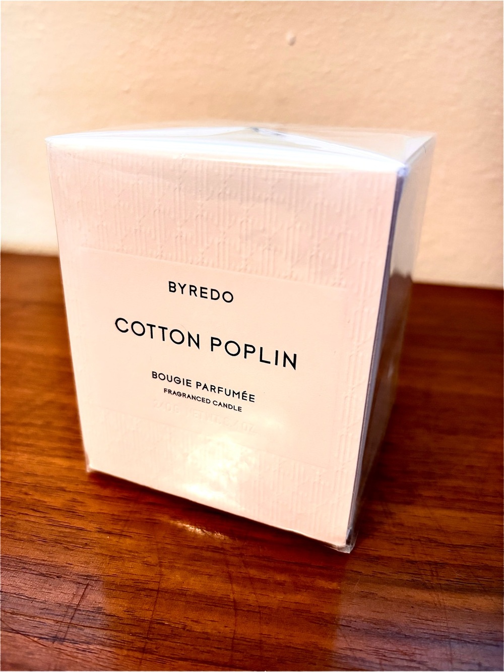 NWT Byredo Cotton Poplin Luxury Candle,  Fresh Scent, 240g